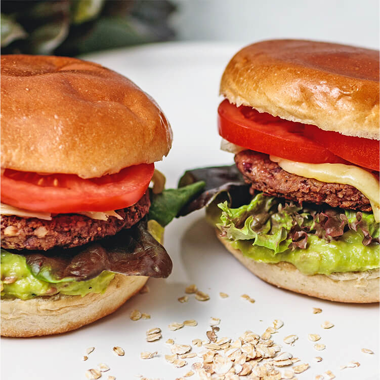 Vegan Burger auf einem Teller