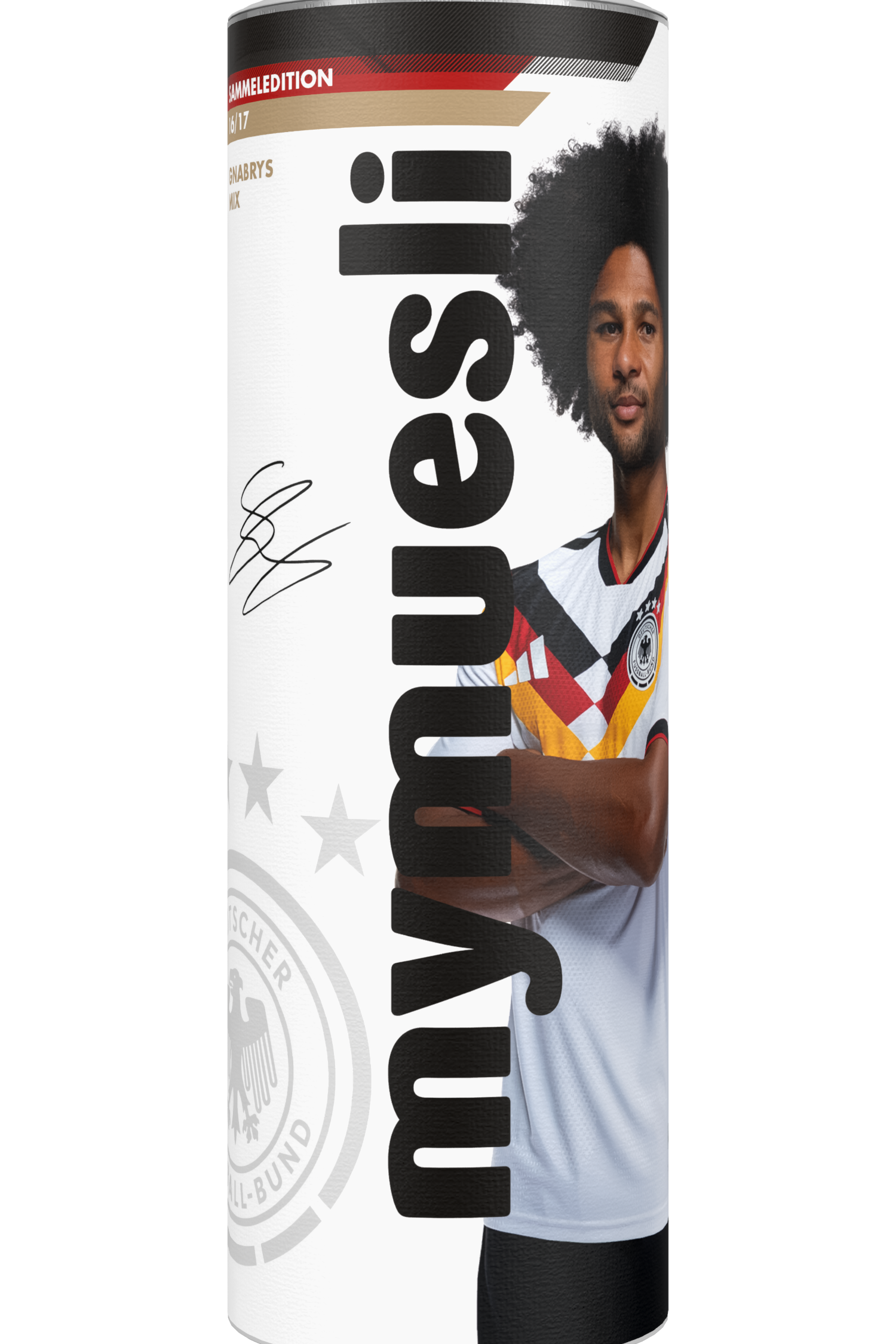 mymuesli -Spielermix von Serge im Deutschland-Trikot (Sonderedition) auf weißem Hintergrund.