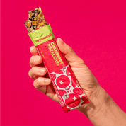 mymuesli Bio Cranberry Pistachio Müsliriegel an der Ecke abgebissen