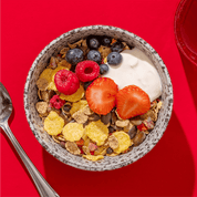 mymuesli Bio Glutenfreies Müsli Probierpaket enthält ein glutenfreies Berry Müsli mit Cornflakes, Kürbiskernen, Himbeeren und Blaubeeren