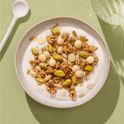 mymuesli Bio Choco Nuts Fan Paket mit 4 leckeren Bio Müslis: White Choc Pistachio Crunch schmeckt besonders gut mit Joghurt